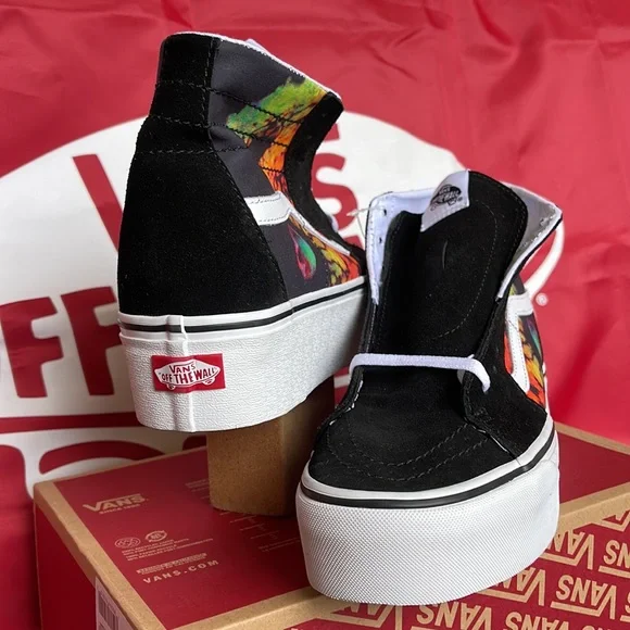 Vans Sk8-Hi Tapered
Paradoxical Black/Multi
VNOA5JMKBML
Men’s Platforms - Picture 3 of 16
